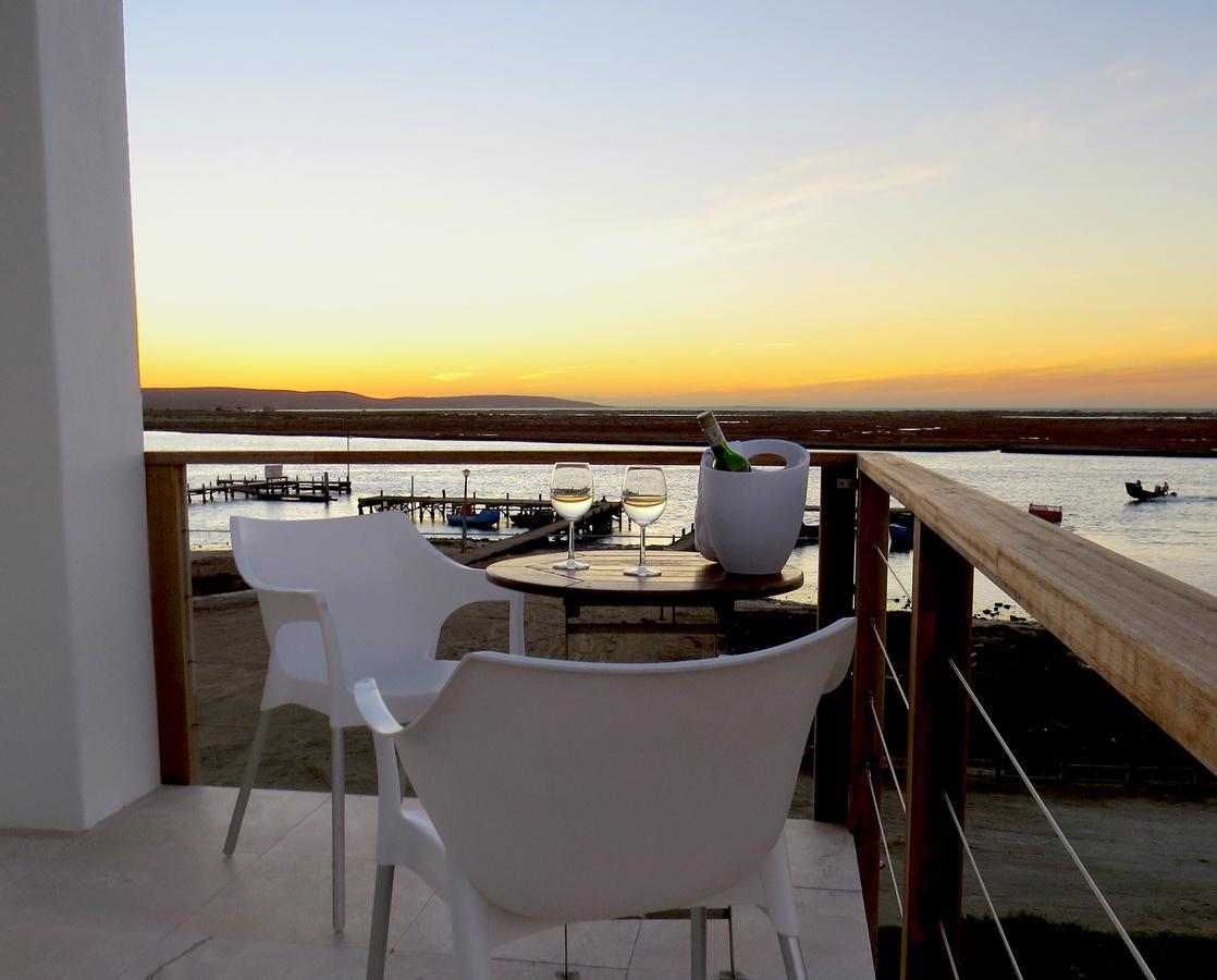 Flaminkevlei Waterfront Hotel เวลด์ดริฟ ภายนอก รูปภาพ